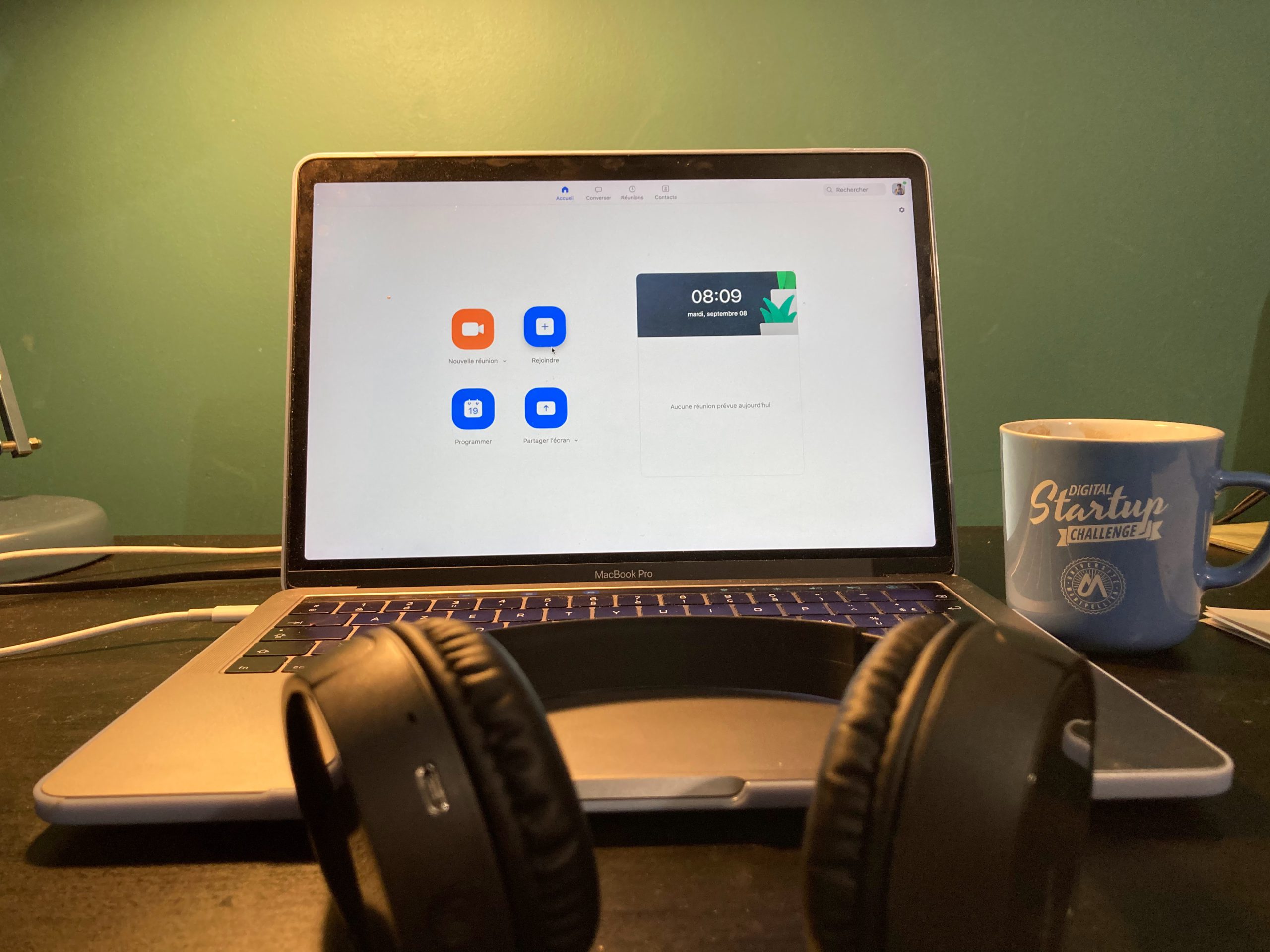 6 Simple Steps for Planning a Virtual Team Building Activity Featured Image