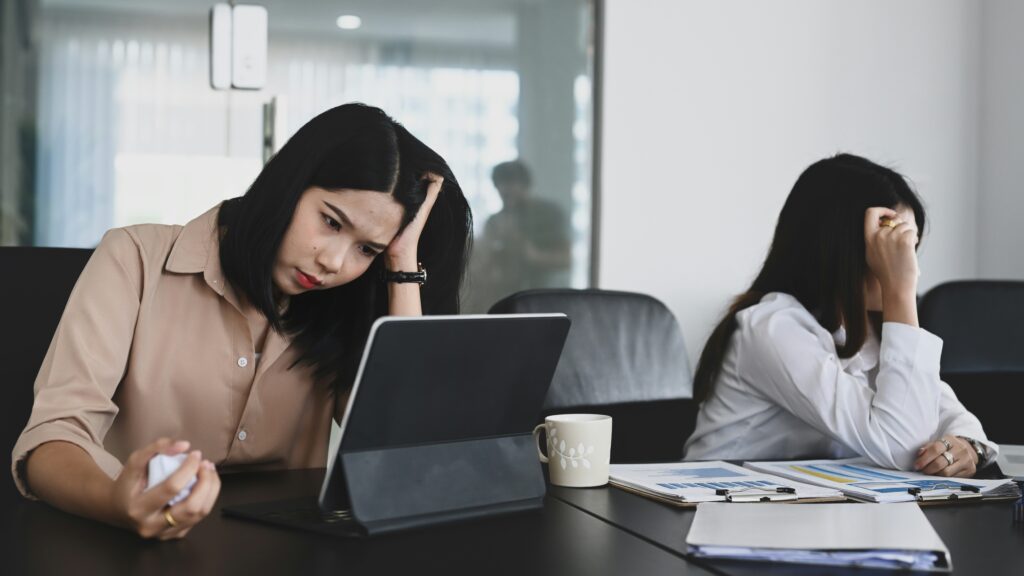 Conflect Sign The 6 Subtle Signs of Conflict in Hybrid Teams (And How to Fix It ...
